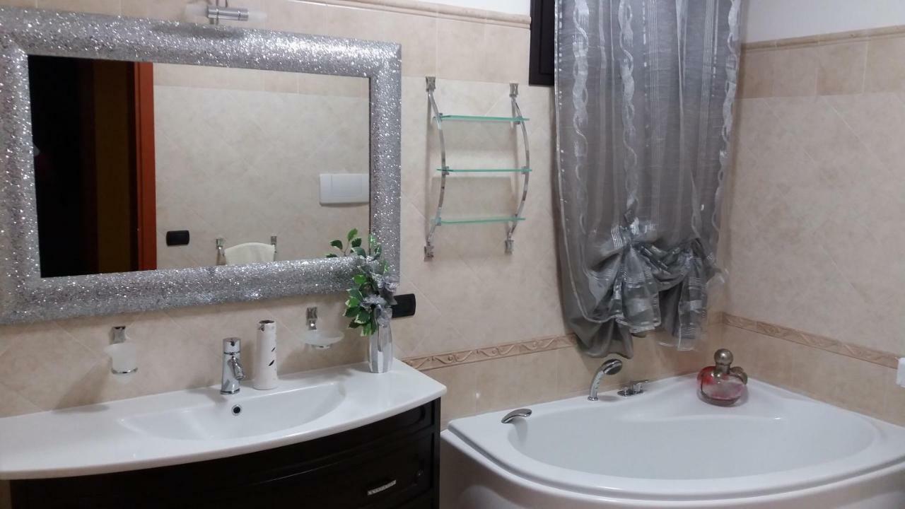 B&B Lady Jolanda ปอร์โตเชซาเรโอ ภายนอก รูปภาพ