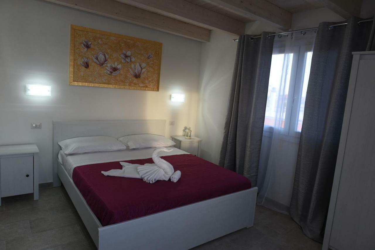 B&B Lady Jolanda ปอร์โตเชซาเรโอ ภายนอก รูปภาพ
